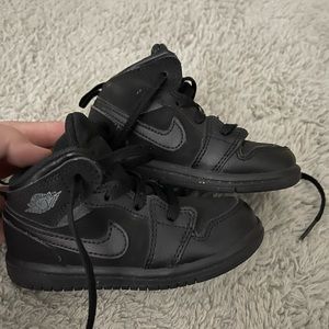 Boys Jordan shoes size 7 lightly used
